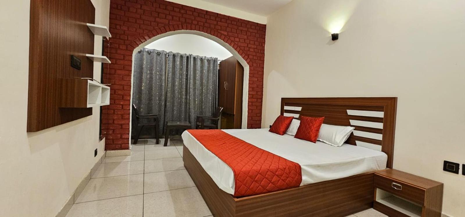 Golden Himalaya Homestay Kausani Eksteriør billede